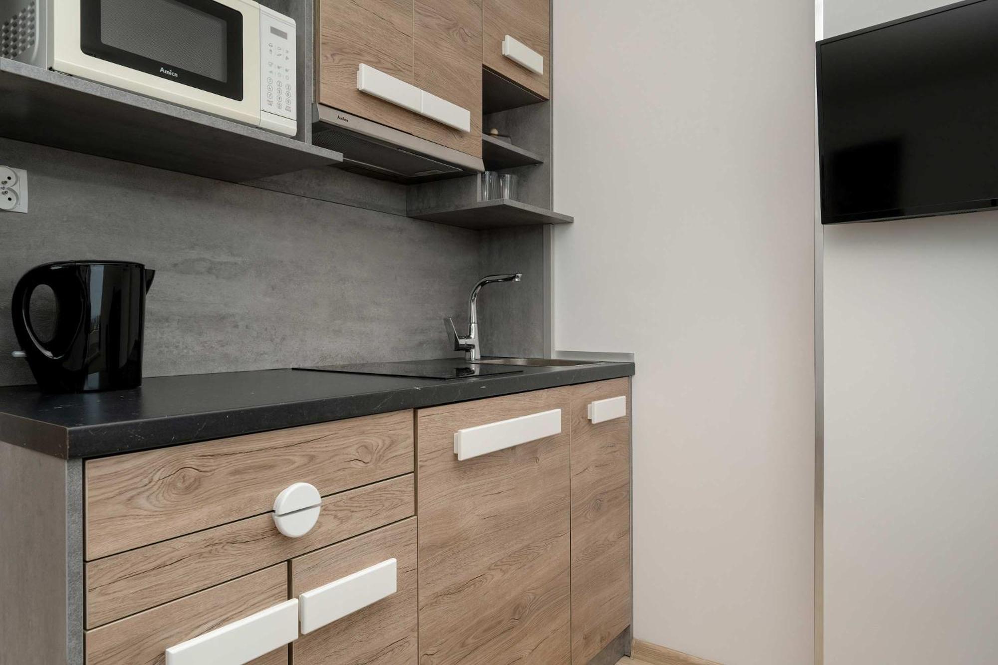 Bright With Air Conditioning Near Zoo By Renters