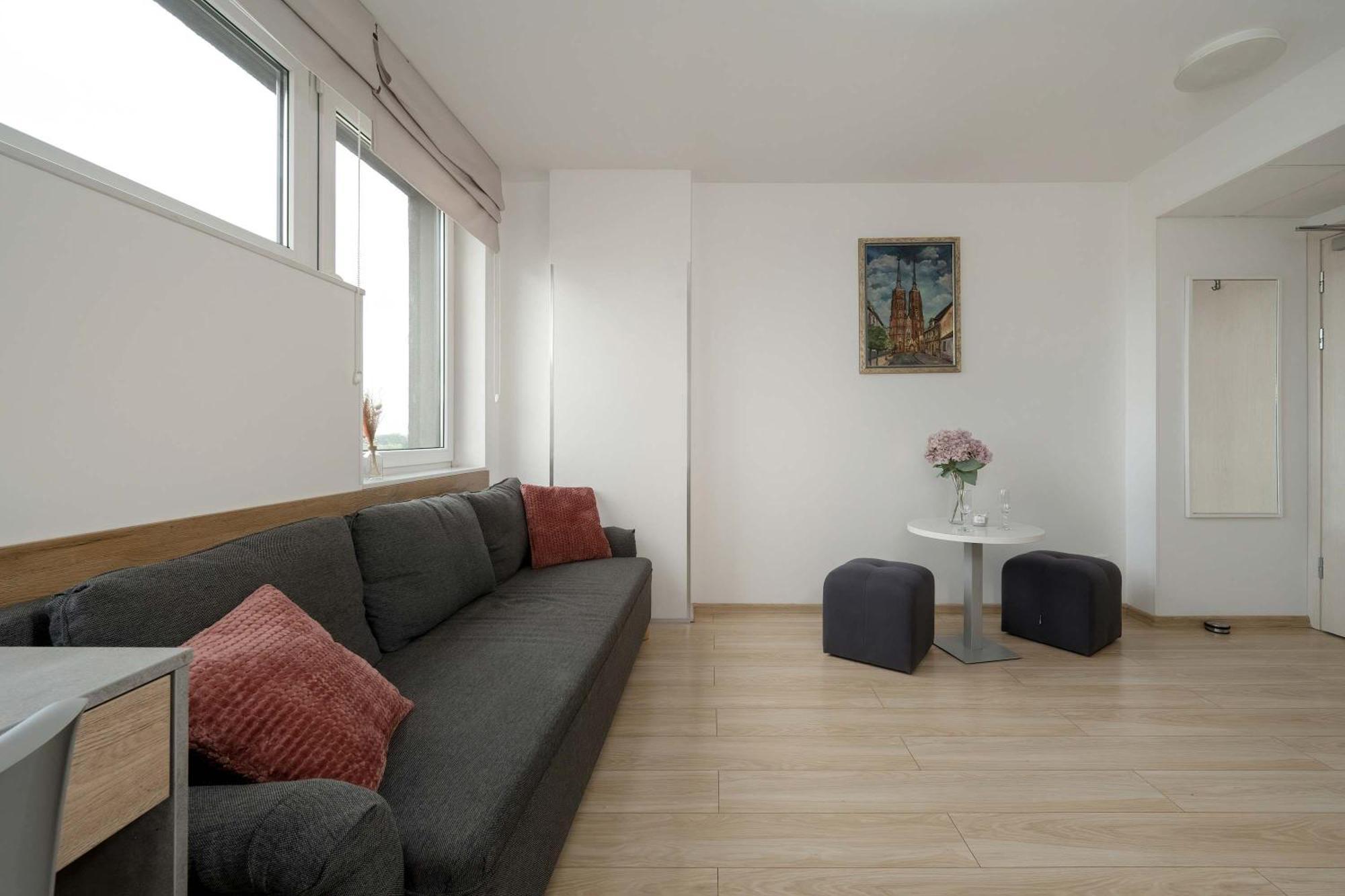 Bright With Air Conditioning Near Zoo By Renters Apartamento Breslavia