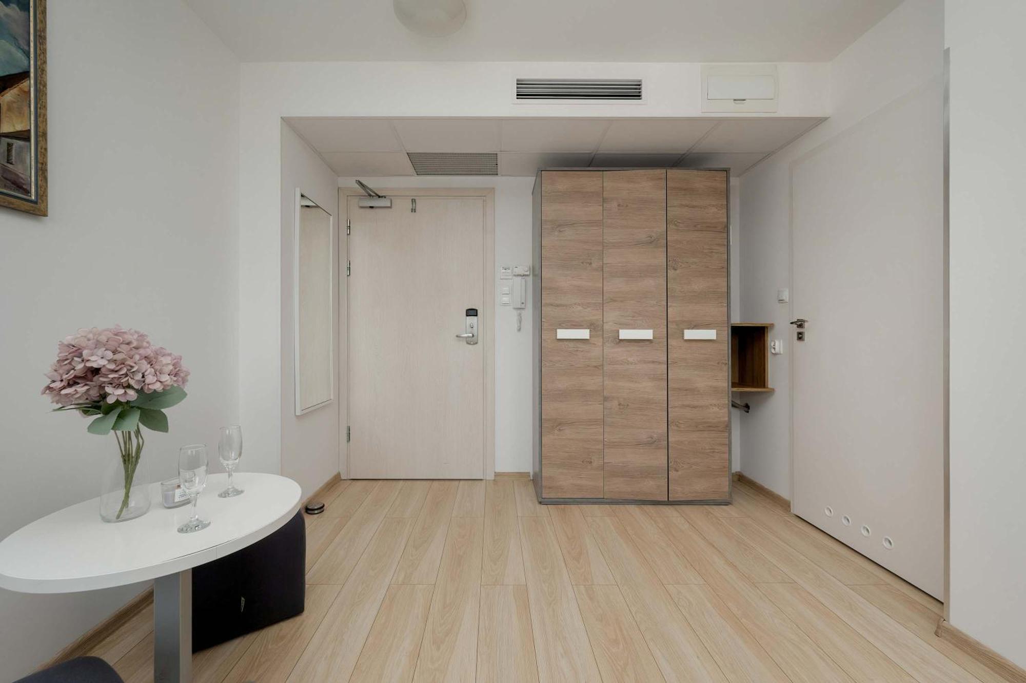 Bright With Air Conditioning Near Zoo By Renters Apartamento *